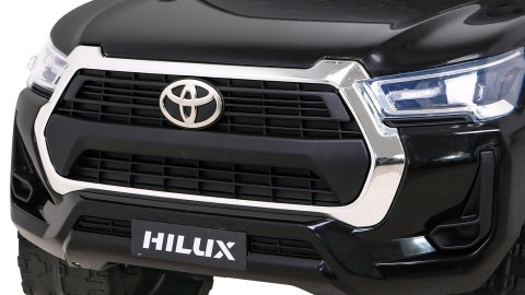Toyota Hilux na akumulator dla dzieci Czarny + Napęd 4x4 + Pilot + 2 bagażniki + Radio MP3 + LED Toyota Hilux na akumulator dla dzieci Czarny + Napęd 4x4 + Pilot + 2 bagażniki + Radio MP3 + LED