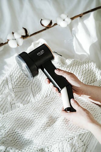 Golarka do Tkanin z Wyświetlaczem LCD + 2x rolki do ubrań Golarka do Tkanin z Wyświetlaczem LCD + 2x rolki do ubrań